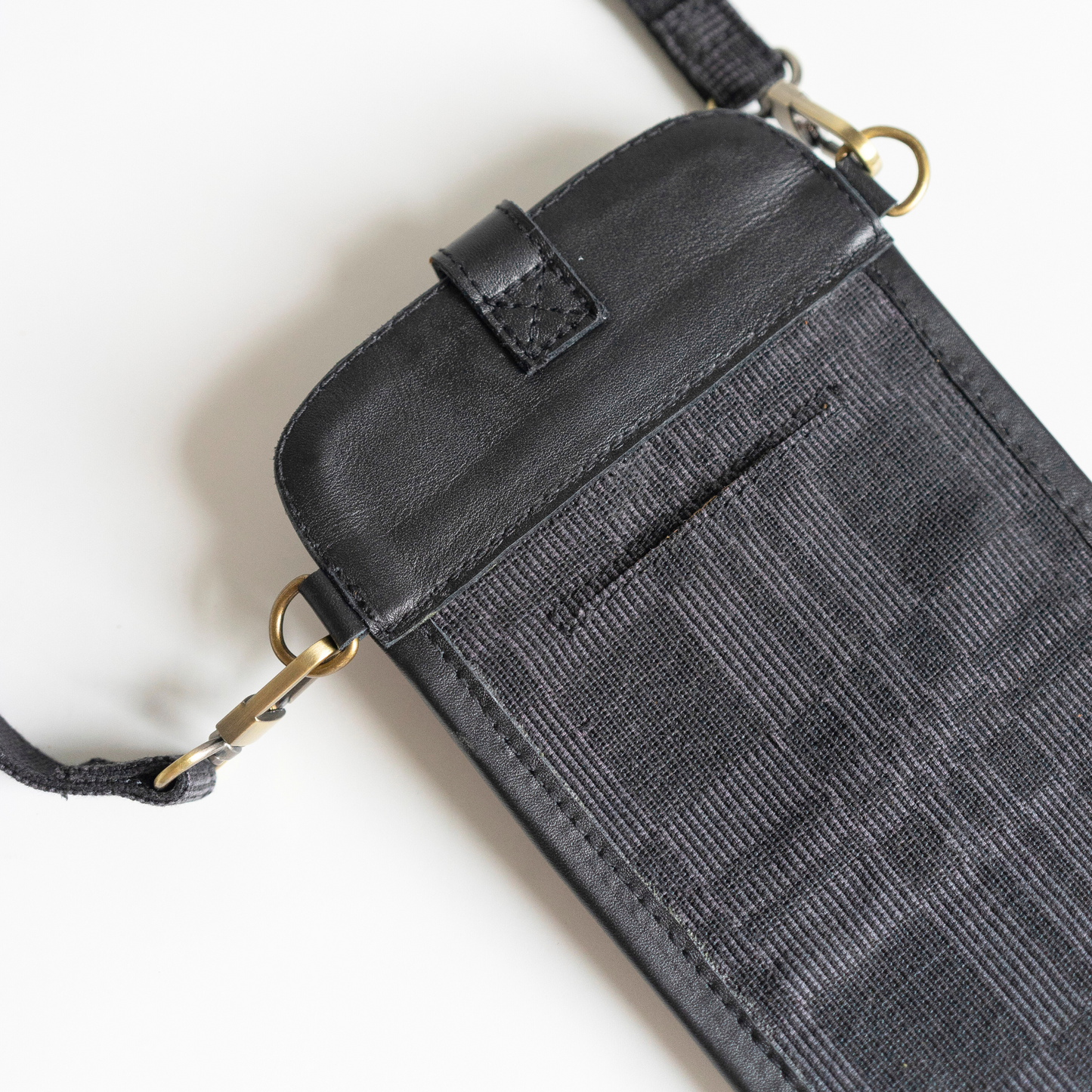 Liksi Sling in Black