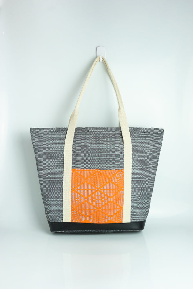 Malaya Carryall in Black & White