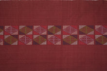 Load image into Gallery viewer, Maroon Diamond Placemat - Woven Crafts
