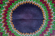 Load image into Gallery viewer, Black Circular Mat

