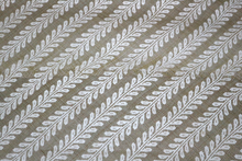 Load image into Gallery viewer, Dahon-Dahon White Rectangular Mat - Woven Crafts
