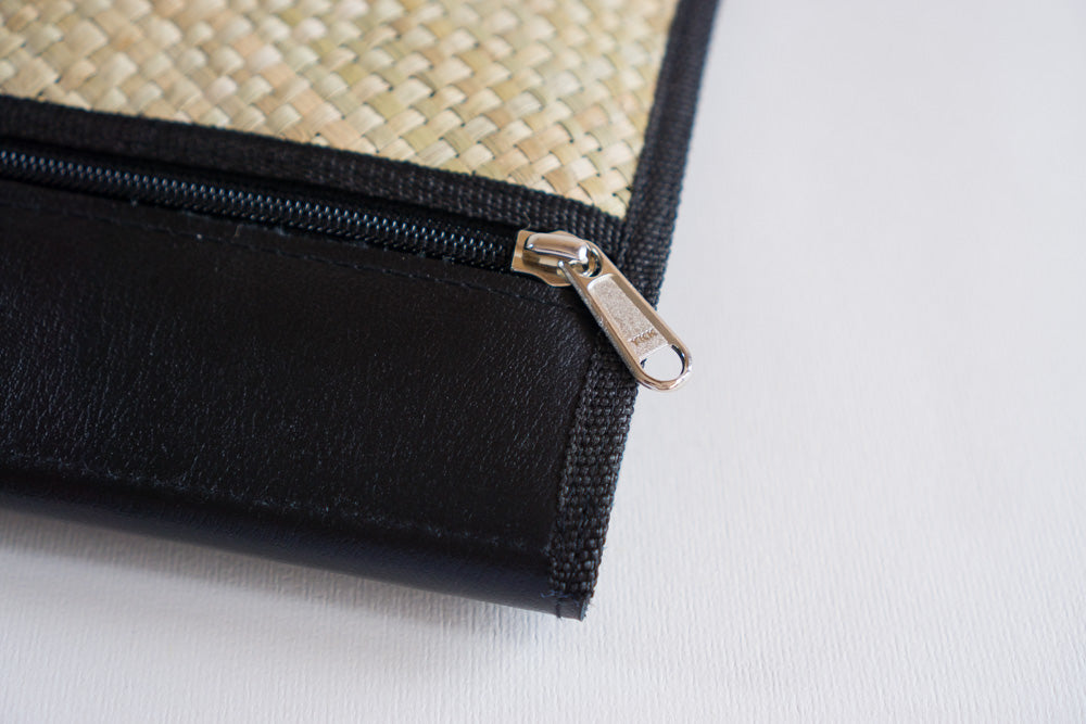 Natural (Black) Laptop Sleeve - Woven Crafts
