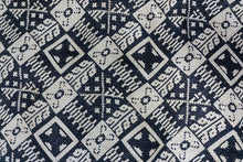 Load image into Gallery viewer, Black Maharlika Rectangular Mat - Woven Crafts
